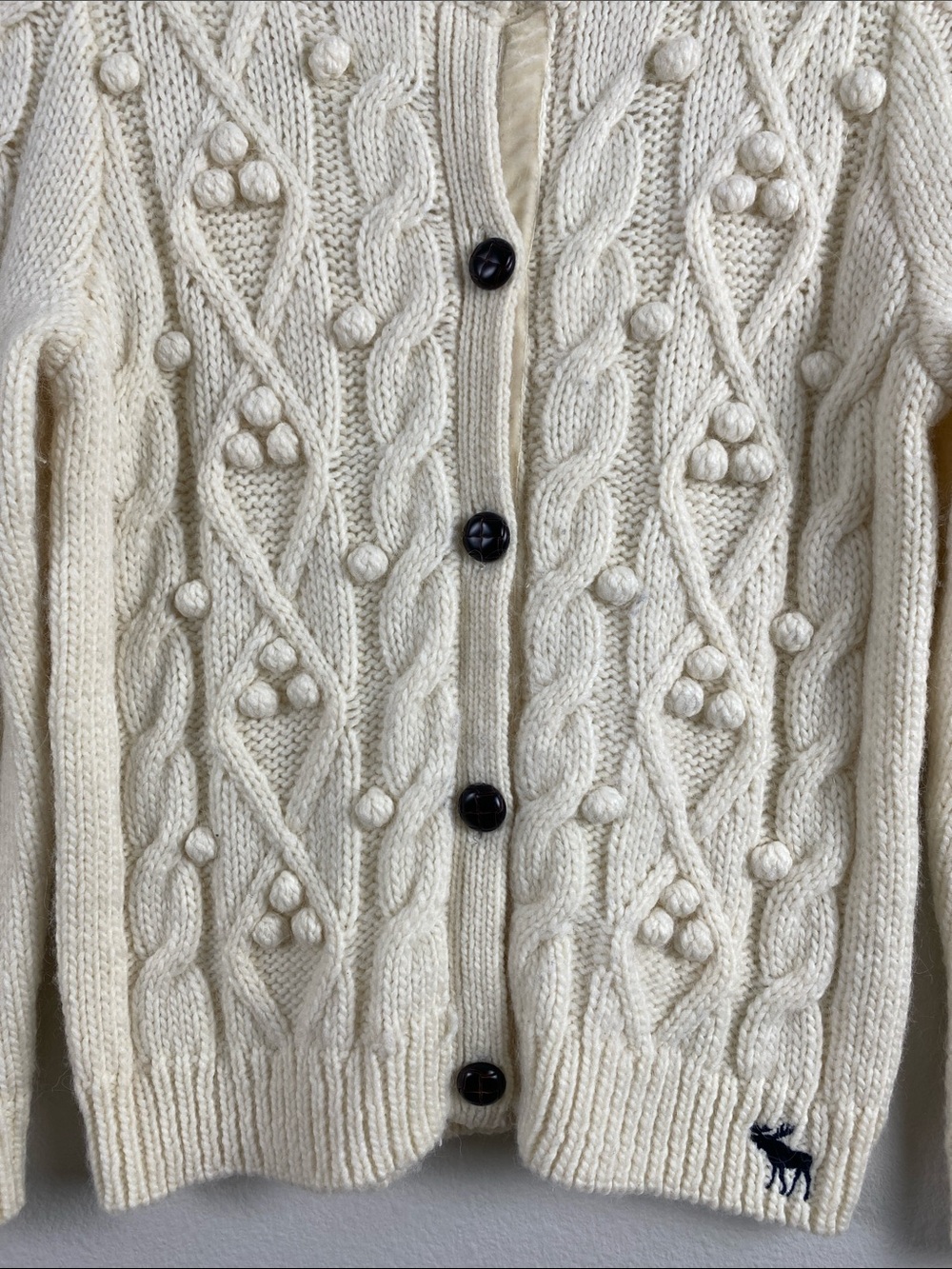 Abercrombie & Fitch Y2K Cable Knit Bobble Cardigan Sweater | 3/4 Sleeves | Ivory - Picture 4 of 16